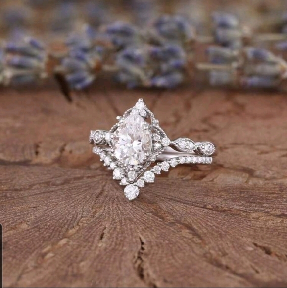 Jewelry - BRAND NEW ** Elegant 2 PC Silver Marquise Cut White Topaz Ring